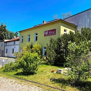 Aparthotel Möbliertes 1 Zimmerapartement Für 3 Personen Mit Bad Und Küchenzeile